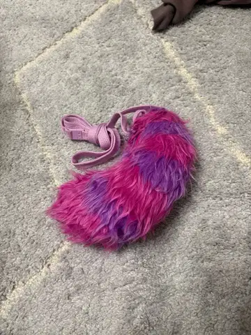 [ 새상품급 ] 체셔 고양이 꼬리 파우치 굿즈 미니백