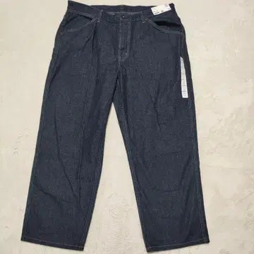 새상품! 유니클로 와이드핏 테이퍼드 청바지 (사이즈 38) 인심 66cm