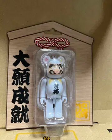 베어브릭 달마 합격 화이트 피규어 미개봉