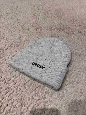 OAKLEY 그레이 니트 모자