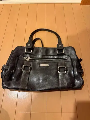 CLATHAS 블랙 합성 피혁 핸드백