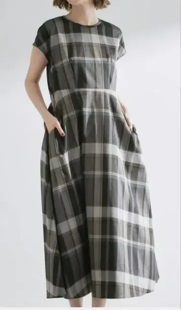 이번 시즌 grove 빅 체크 핏앤플레어 원피스 L 사이즈