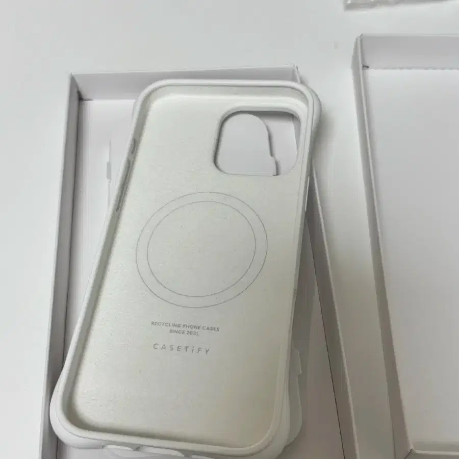 케이스티파이 16프로맥스 리플케이스