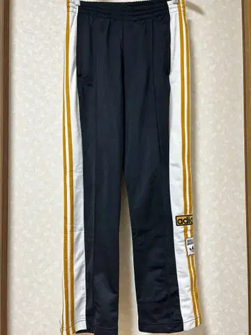 아디블레이크 팬츠