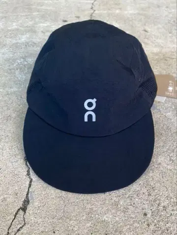On Performance Cap 블랙 미사용 새상품