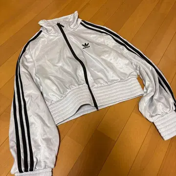 adidas 크롭 자켓 그레이
