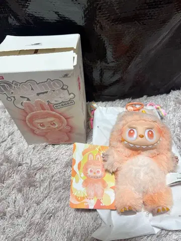 POP MART THE MONSTERS Big Into Energy