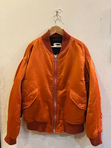H 뷰티 앤 유스 오렌지 MA-1 자켓 플라이트 블루종