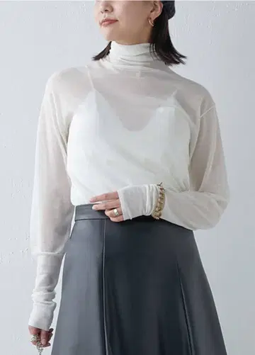 미사용 새상품 개럴개런트 화이트 시어 터틀 풀오버