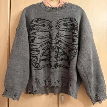 오버 사이즈 골격 디자인 니트