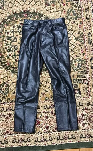 블랙 가죽 팬츠