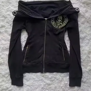 스컬 자수 블랙 후드티 1968년 디자인