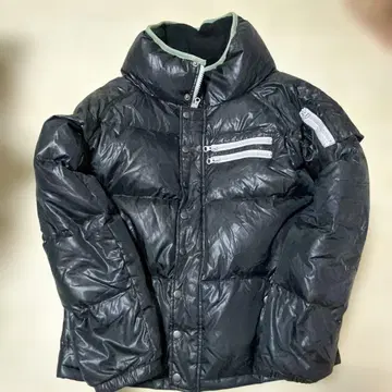 블랙 다운 자켓 프론트 포켓 부착