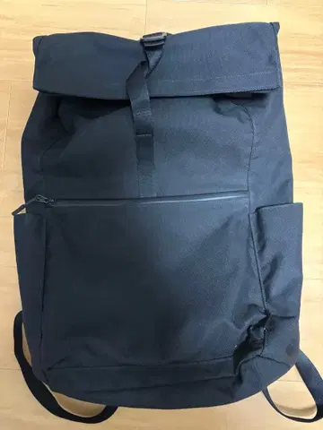 유니클로 UNIQLO 롤탑 백팩 블랙 가방 백팩