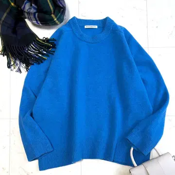 새상품급 뷰티&유스 캐시미어 혼방 크루넥 니트 파랑 블루 루즈핏