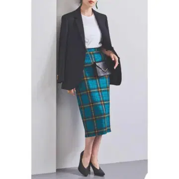 체크 무늬 울 타이트 스커트