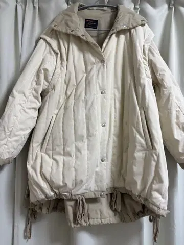 아이보리 퀼팅 자켓