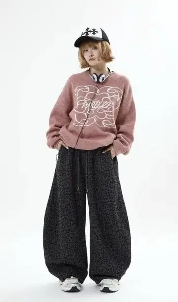 레오파드 벌룬 맨투맨 L2204 M black 지저인 ONLINE