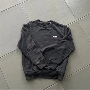 palace 로고 맨투맨 트레이닝복 S 사이즈