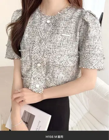 로고 플레이트 사용 반팔 라메 믹스 트위드 자켓