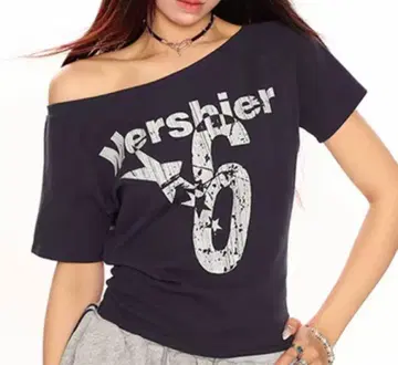 Mershier 6 오프숄더 T셔츠 네이비