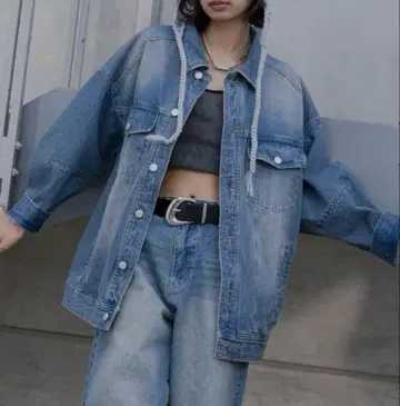 미사용 새상품 백 벨트 데님 자켓
