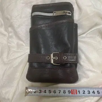 브라운 가죽 바디백