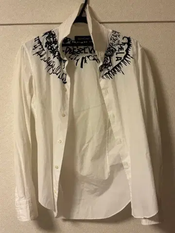 DRESSCAMP 화이트 긴팔 셔츠