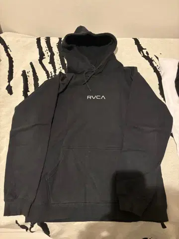 RVCA 블랙 후드티