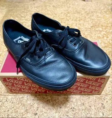 VANS 오센틱 블랙 스니커즈