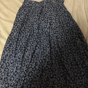 dixsept 플레어 스커트 블랙과 화이트 꽃무늬