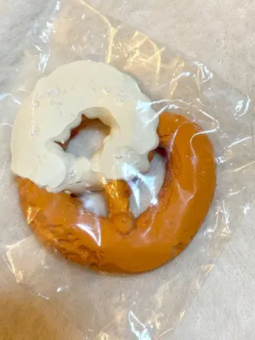 creamy tree 크리미트리 프레첼 스퀴즈