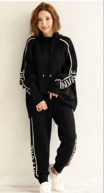 새상품 택 없음 aimerfeel 후드 부착 블랙 니트 룸웨어