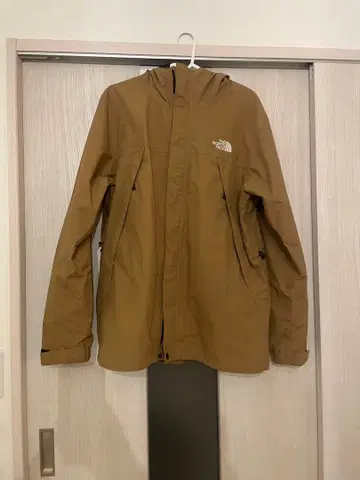 THE NORTH FACE NP61940 마운틴 파카 브라운