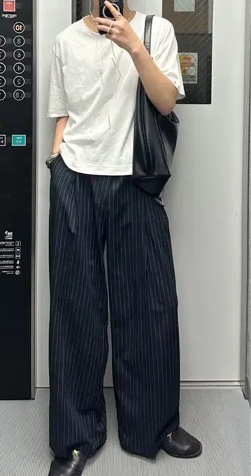 네이비 스트라이프 슬랙스