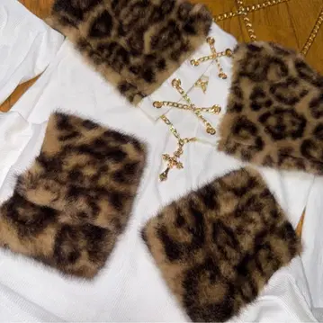 d.i.a. 같은 형태 암워머 포함 레오파드 무늬 퍼 상의 Y2K