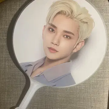 SEVENTEEN 조슈아 부채