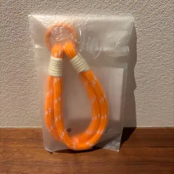 핸드 스트랩 오렌지 패밀리 클럽 스토어