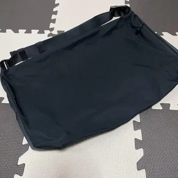 유니클로 숄더백 새상품