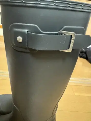 HUNTER 블랙 롱 부츠 버클 포함