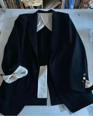 ABELIA EDOWARD GOUCHA 맨투맨 자켓