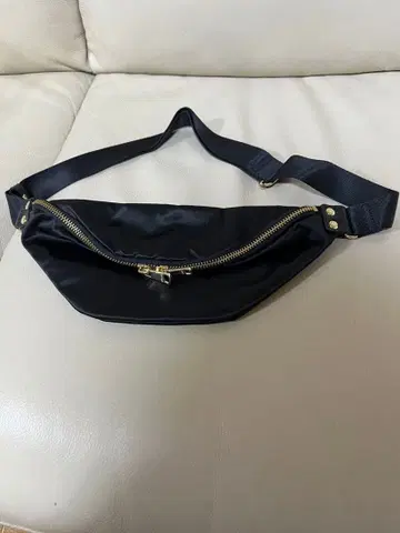 새상품 러셋 바디백