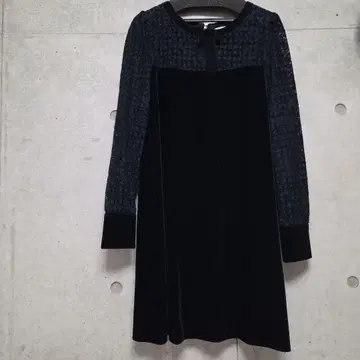 RENEEVON 벨벳과 레이스 원피스