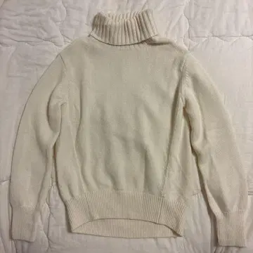 유나이티드 애로우즈 울 캐시미어 터틀넥 니트