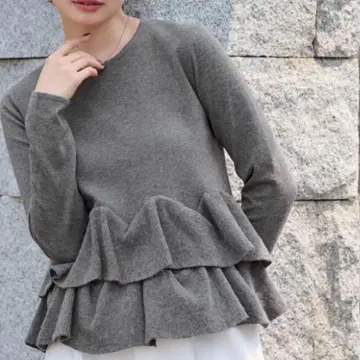 택 포함 미사용 새상품 유어스 프릴 헴 니트 상의 M 사이즈 블랙