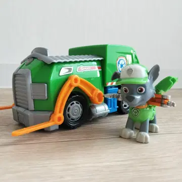 원 액션 피규어 파우 파토 록키