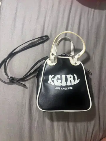 X-girl 로고 숄더백 블랙/화이트