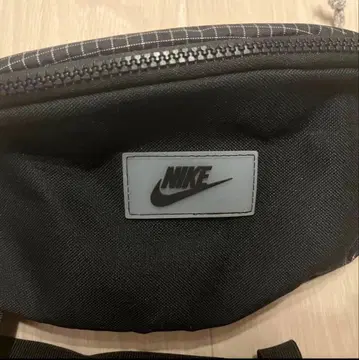 NIKE 숄더백 블랙 체크 무늬
