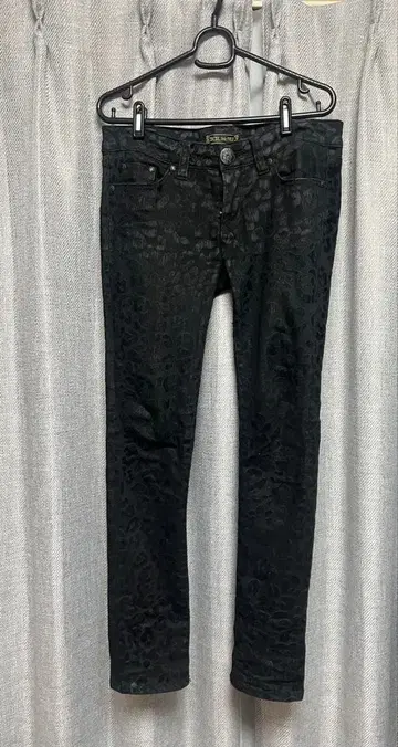 CECIL McBEE 레오파드 무늬 스키니 팬츠 S 사이즈