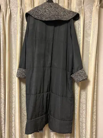 Erico Blue 카라 부착 롱 코트